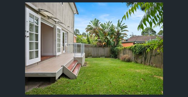 Spacious Lower Duplex with Private Garden - Photo 1