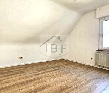 Gepflegte Dachgeschosswohnung mit Balkon in Kreuztal - Photo 1