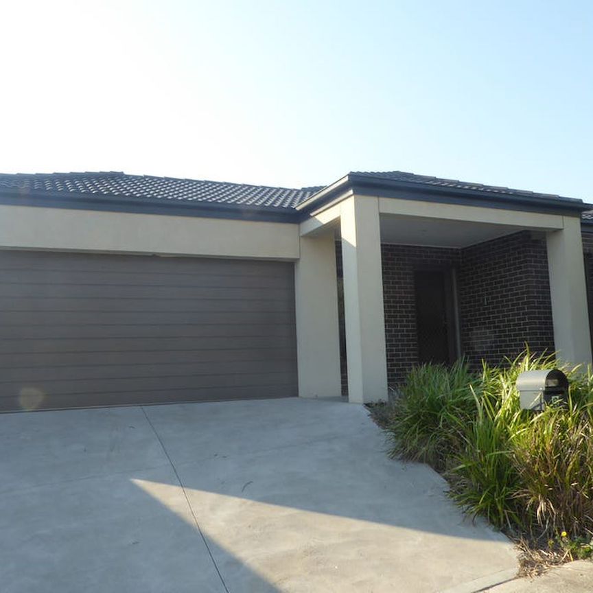 8 Morfesse Street, South Morang. - Photo 1