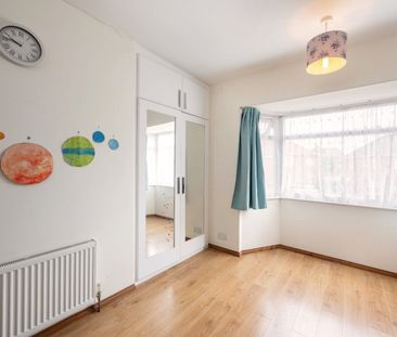 4 bedroom semi-detached house to rent - Photo 2