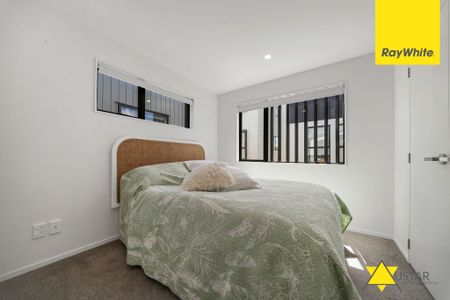 Modern Living with Spacious Indoor-Outdoor Flow in a Prime Location - Photo 5