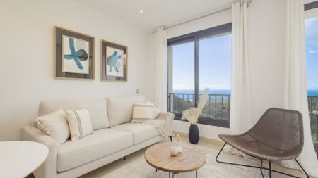 2-bedroom luxury apartment Marbella East with sea views, communal pool & gym - Foto 5