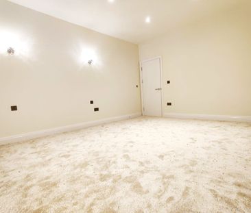 2 Bed Flat, Norbury Court Road, SW16 - Photo 6