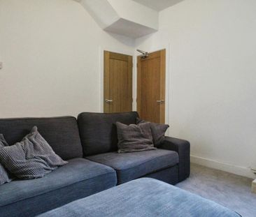 4 bedroom terraced house to rent - Photo 2