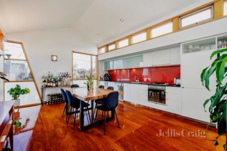 2 Bed, 1 Bath - Photo 2