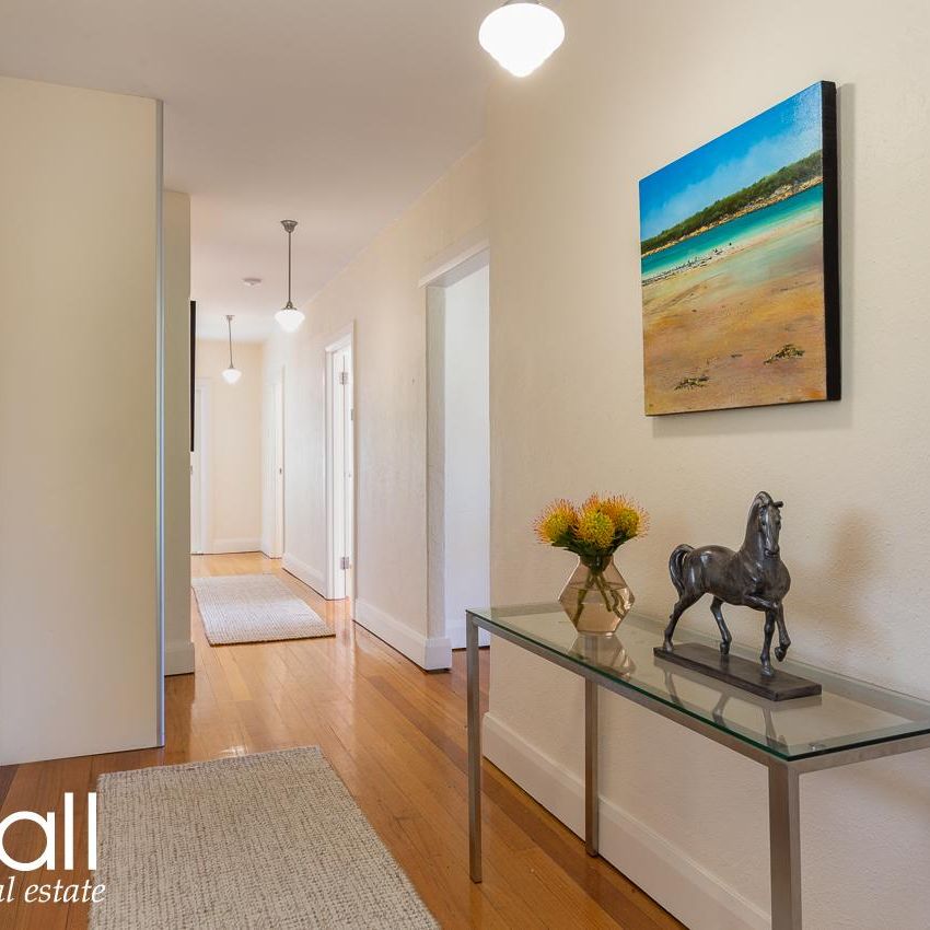 Stylish North Hobart Apartment - Prime Location - Photo 1