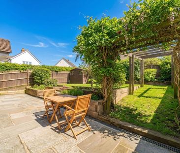 Brocks Mead, CM6, Dunmow - Photo 1