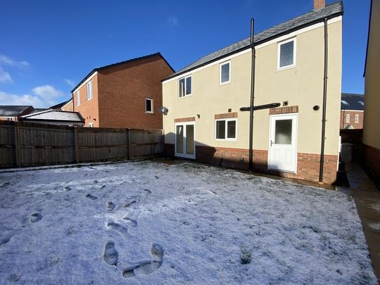 4 bedroom detached house to rent - Photo 1