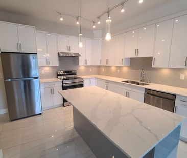 Top Floor Condo - Photo 3