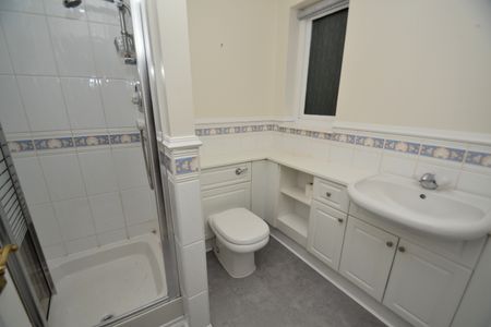 3 bed flat to rent in Briar Grove, Glasgow, G43 - Photo 5