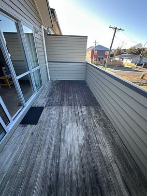 Modern 3-Bedroom Townhouse with Office - Photo 1