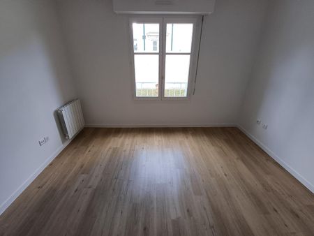 location Appartement F3 DE 78.61m² À ST GERMAIN EN LAYE - Photo 2