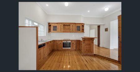 Charming & Spacious Home in Prime Norwood Location - Photo 4