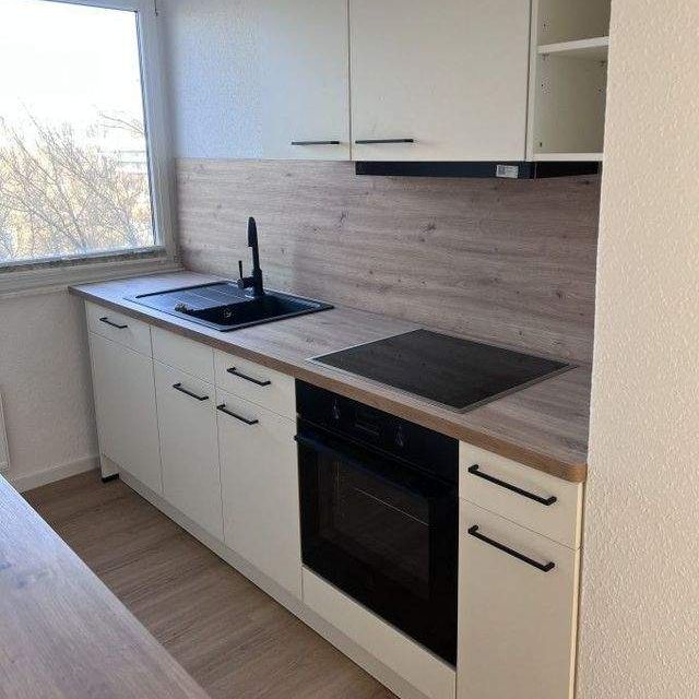 Moderne Familienwohnung mit Balkon und Einbauküche - Dein neuer Wohlfühlort! - Photo 1