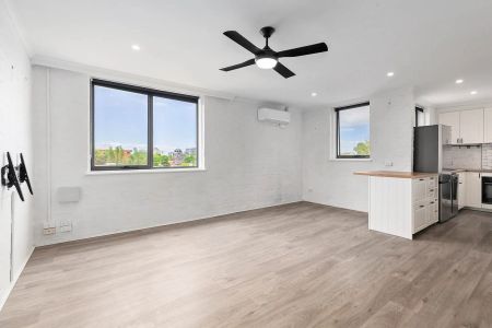 Light-Filled Top-Floor Sanctuary with Sweeping Views and Exceptional Space - Photo 2