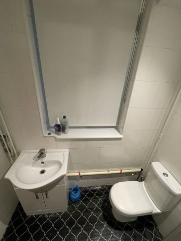 Granby Street Room 4 - Photo 5