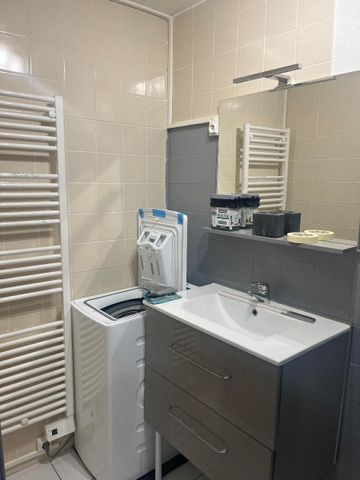 Location Appartement 3 pièces 64m² BRIGNOLES 83170 - Photo 4