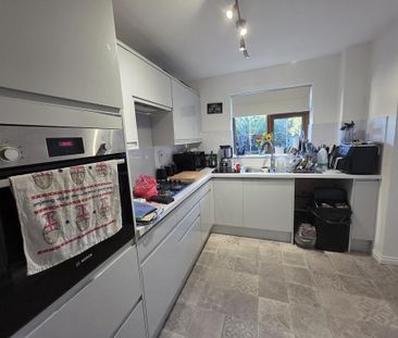 3 bedroom detached house to rent - Photo 4