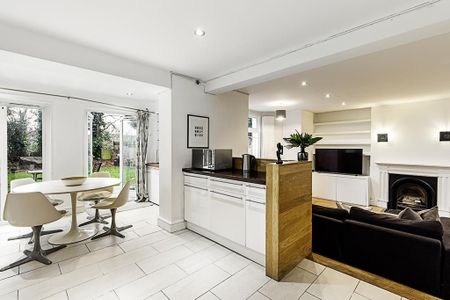 3 bedroom flat to rent - Photo 4