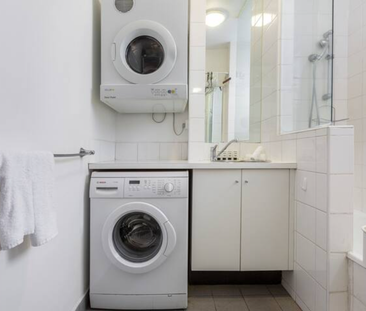 1/25 Foam Street, Elwood, VIC 3184 - Photo 2