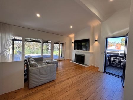 Spacious Retreat - Photo 2