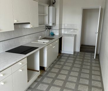 F3 de 88 m² CAEN - CLOS HERBERT - Photo 4