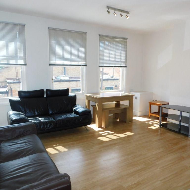 2 bedroom flat to rent - Photo 1