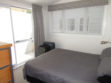 10 Stanley Street, Berhampore Wellington 6023 - Photo 2