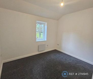 2 bedroom end of terrace house to rent - Photo 2