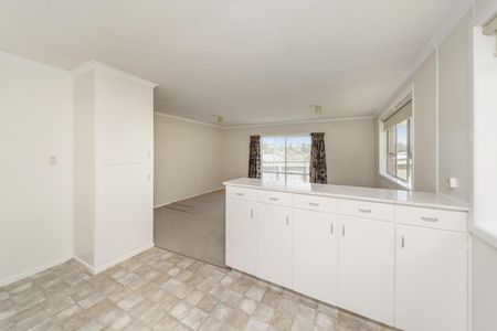 Beautifully Presented 2-Bedroom Unit - Merrilands - Photo 3