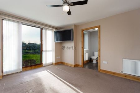 House to rent in Dublin, Lucan, Castlegate Park - Photo 5