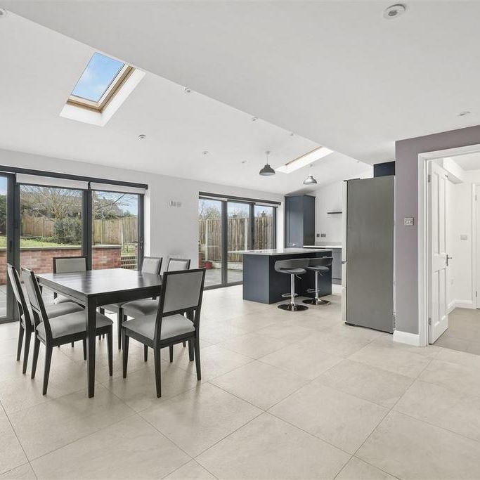 3 bedroom semi-detached house to rent - Photo 1