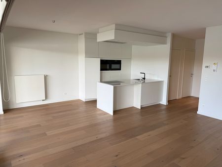 Gelijkvloers instapklaar 1 slaapkamer appartement met terras, autostaanplaats te Zuidzicht Hasselt. - Photo 2