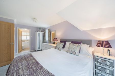 4 bedroom detached house to rent - Photo 4