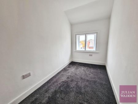 4 bedroom flat to rent - Photo 4