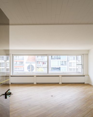Instapklaar appartement met zicht op de Markt - Photo 2