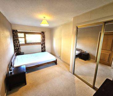 4 bedroom detached house to rent - Photo 2