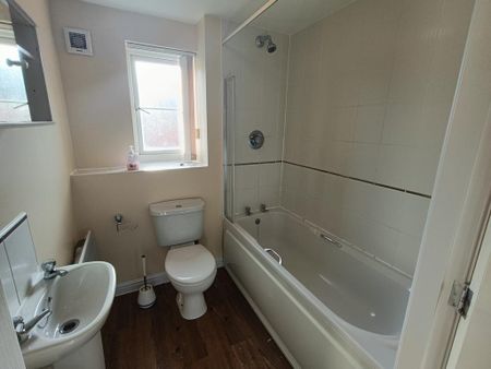 2 bedroom flat to rent - Photo 4