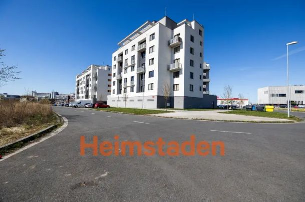 Pronájem bytu 1+kk 28 m - Fotografie 1