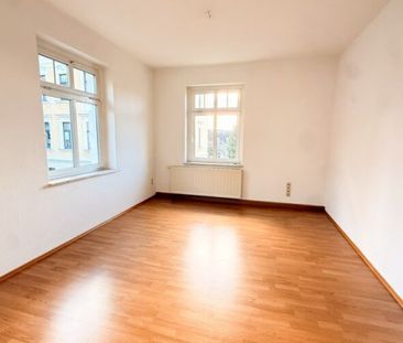 Direkt im Zentrum von Annaberg wohnen – 2-Raum-Wohnung mit Gartennu... - Photo 1