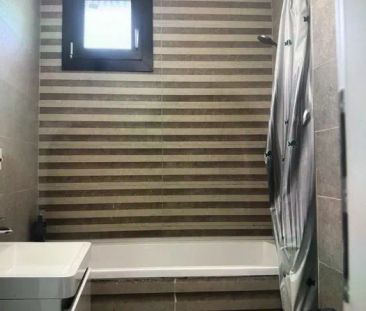 Apartament de inchiriat cu 3 camere, 2 bai, parter inalt, mobilat si parcare inclusa in pret! - Photo 6