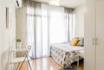 Calle de Edgar Neville, Madrid, Community of Madrid 28020