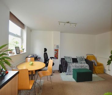 1 Bedroom Apartment To Let - Photo 2