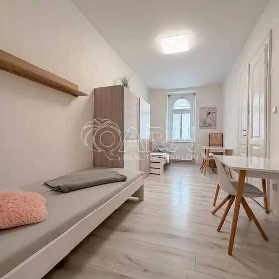 K PRONÁJMU - část dvoulůžkového pokoje ve zrekonstruovaném bytě 3+1, ul.Jeronýmova, České Budějovice - Fotografie 1