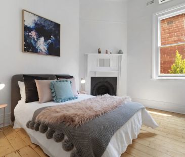 3 bedroom home in the heart of it all! *6 month lease only - Photo 6