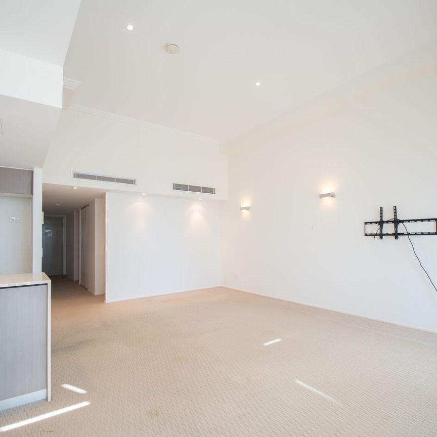 Penthouse Apartment with Beach Front Views - Photo 1