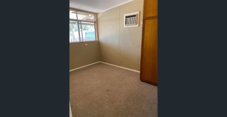 Low maintenance 3 bedroom home - Photo 3
