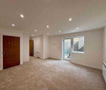 2 bedroom block of apartments to rent - Photo 2