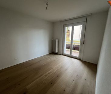 NICE 2-PIECE – at the entrance to Bulle! - Photo 6