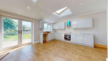 Pum Erw Road, Cardiff, Heath, CF14 - Photo 5